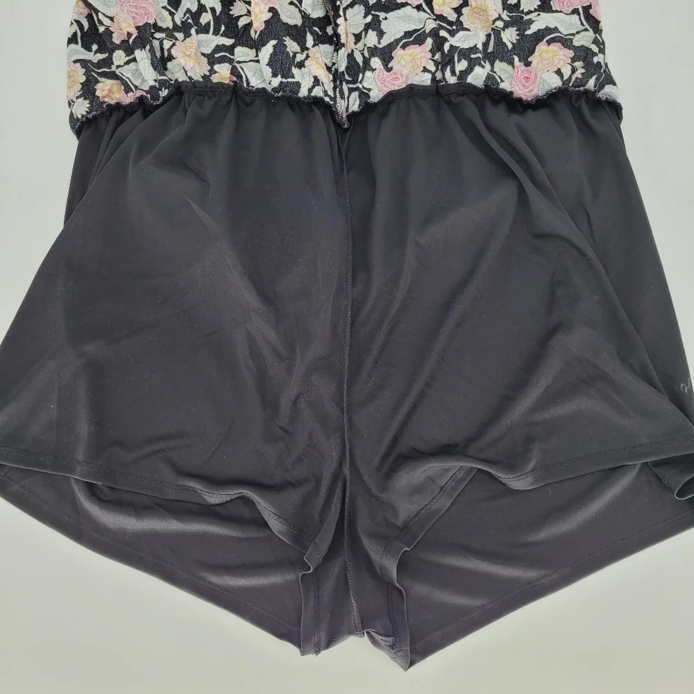 Torrid pastel and black floral gauze rayon shorts 4 - Picture 9 of 10